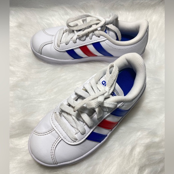 Adidas Kids Unisex Grand Court 2.0 Sneaker White Blue and Red Size 11K - Picture 4 of 9